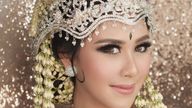Hiasan kepala siger sunda